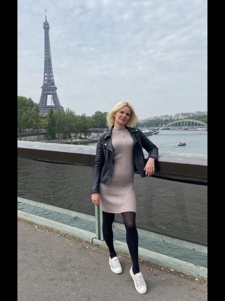 Olga (Barcelone) / Réf. 92520 / Adhérente Agence Amélie