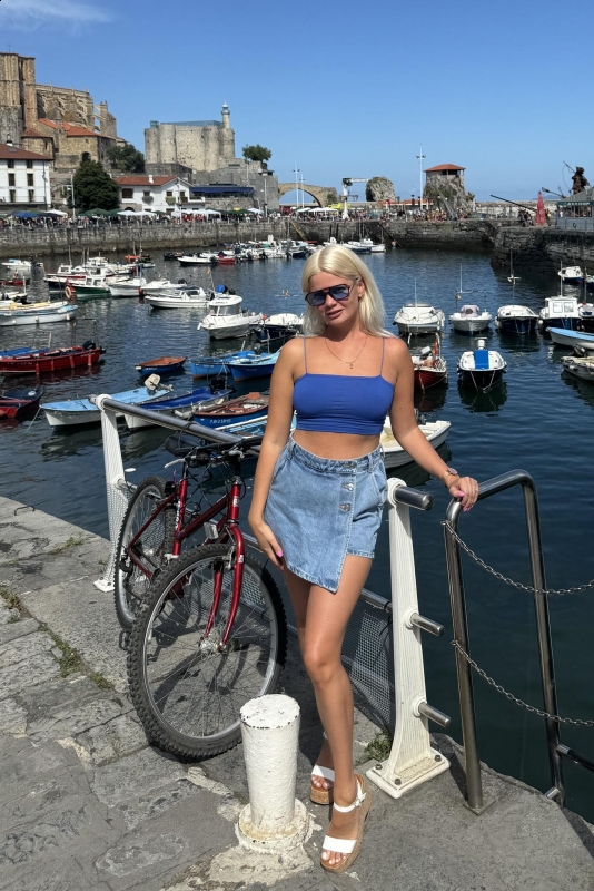 Photo de Olga (Barcelone) / Réf. 92520 / Agence Amélie