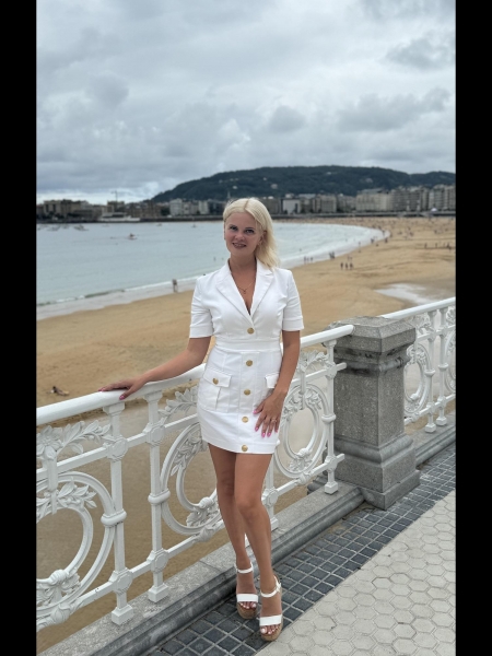 Olga (Barcelone) / Réf. 92520 / Adhérente Agence Amélie