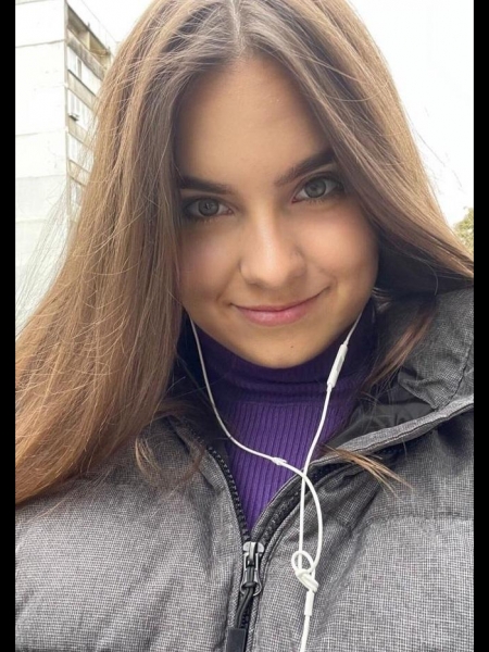 Alissa (Lettonie) / Réf. 92559 / Adhérente Agence Amélie