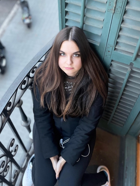 Alissa (Lettonie) / Réf. 92559 / Adhérente Agence Amélie