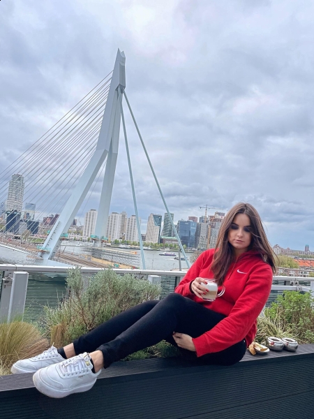 Alissa (Lettonie) / Réf. 92559 / Adhérente Agence Amélie