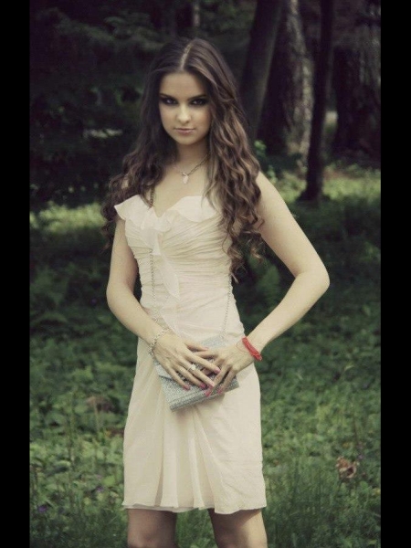 Alissa (Lettonie) / Réf. 92559 / Adhérente Agence Amélie