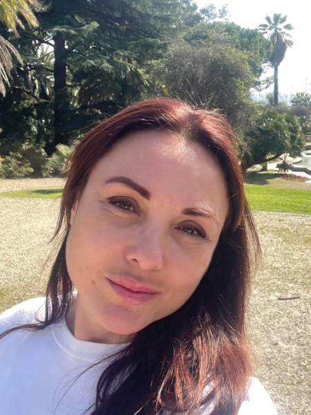 Svetlana (Antibes) / Réf. 92570 / Adhérente Agence Amélie