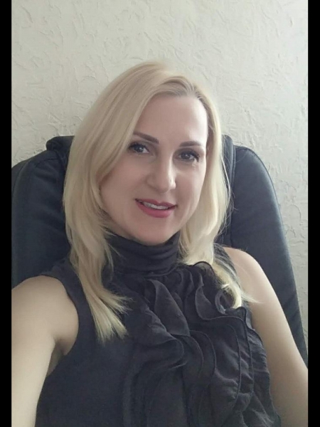 Yulia (Colmar) / Réf. 92597 / Adhérente Agence Amélie
