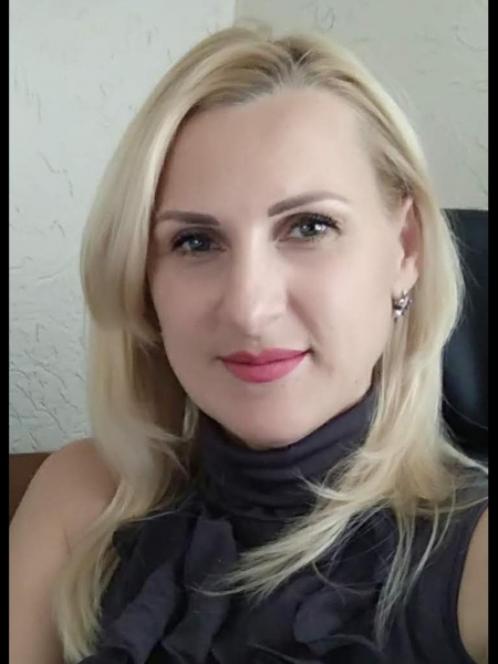 Yulia (Colmar) / Réf. 92597 / Adhérente Agence Amélie