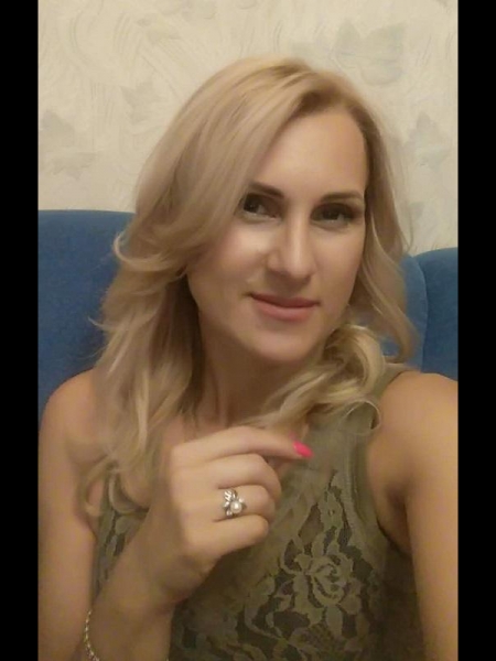 Yulia (Colmar) / Réf. 92597 / Adhérente Agence Amélie