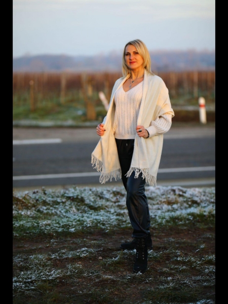 Yulia (Colmar) / Réf. 92597 / Adhérente Agence Amélie