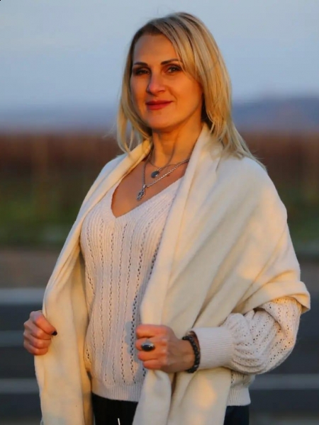 Yulia (Colmar) / Réf. 92597 / Adhérente Agence Amélie