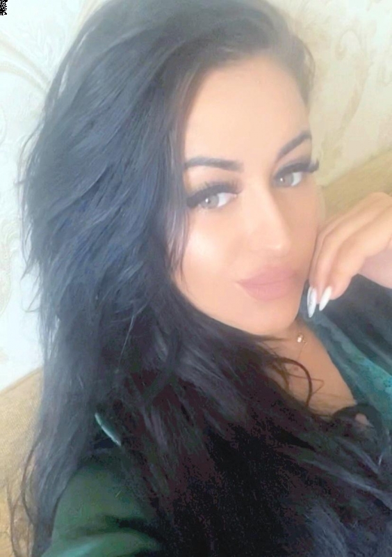 Photo de Karolina / Réf. 92604 / Agence Amélie