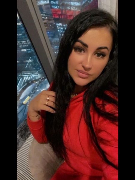 Karolina / Réf. 92604 / Adhérente Agence Amélie