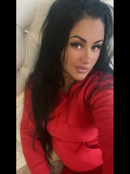 Karolina / Réf. 92604 / Adhérente Agence Amélie