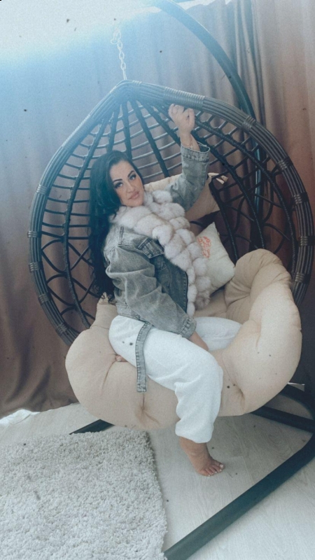 Photo de Karolina / Réf. 92604 / Agence Amélie