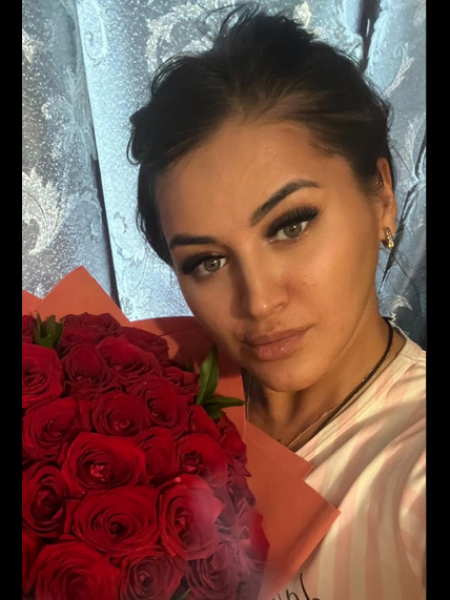 Karolina / Réf. 92604 / Adhérente Agence Amélie