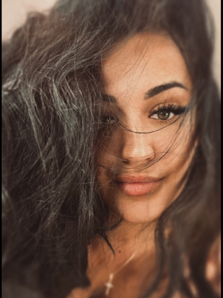 Karolina / Réf. 92604 / Adhérente Agence Amélie