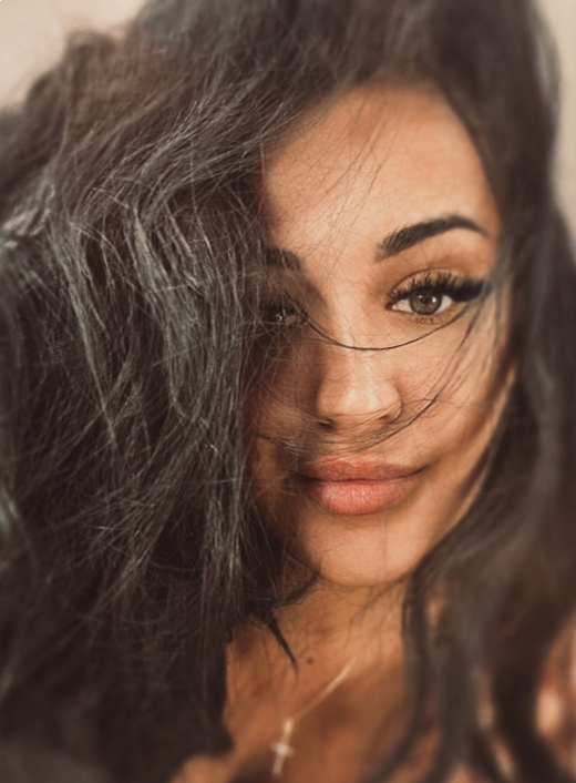 Photo de Karolina / Réf. 92604 / Agence Amélie