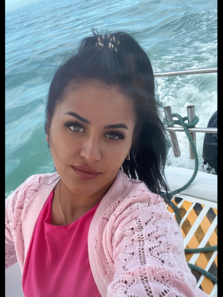 Karolina / Réf. 92604 / Adhérente Agence Amélie