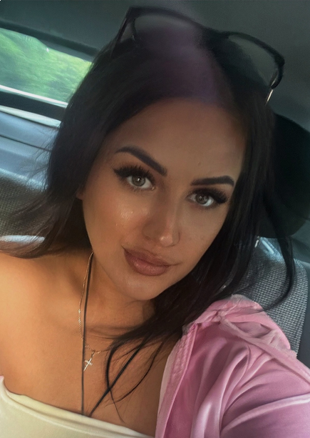 Photo de Karolina / Réf. 92604 / Agence Amélie