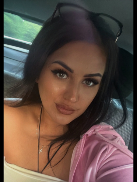 Karolina / Réf. 92604 / Adhérente Agence Amélie