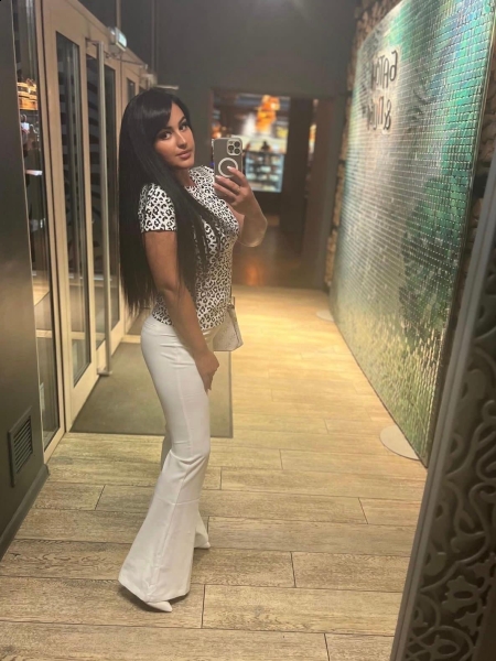 Karolina / Réf. 92604 / Adhérente Agence Amélie