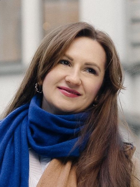 Ekaterina (Prague) / Réf. 92607 / Adhérente Agence Amélie
