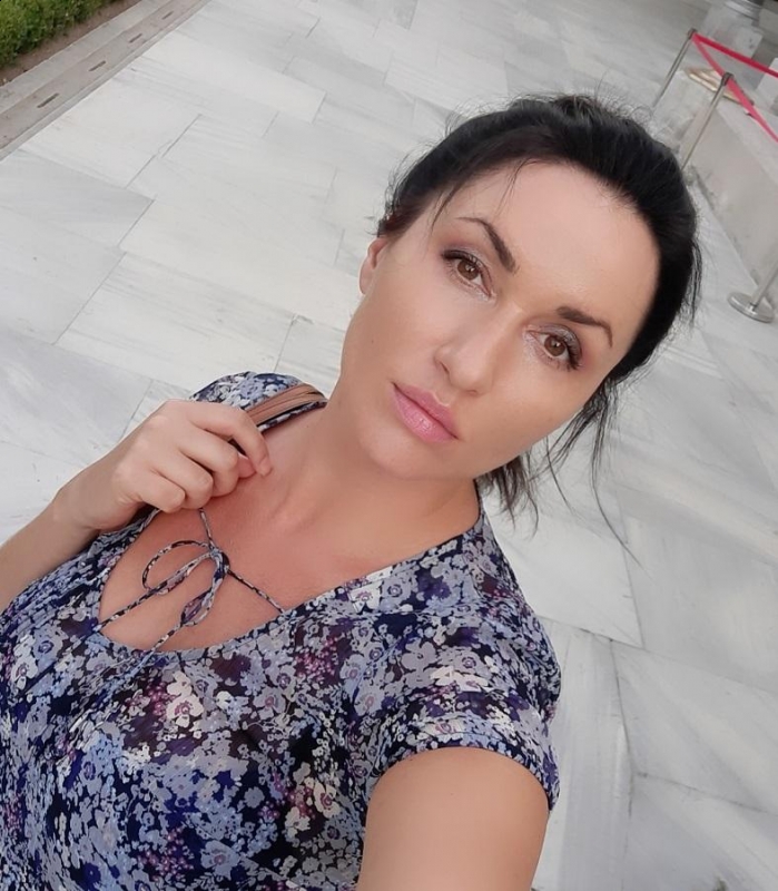 Photo de Irina / Réf. 92627 / Agence Amélie