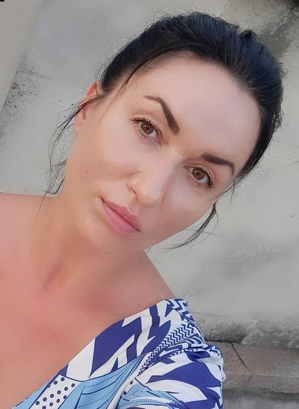 Photo de Irina / Réf. 92627 / Agence Amélie