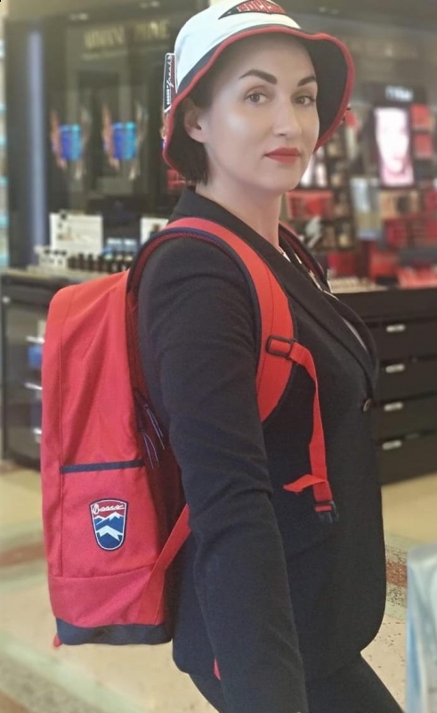 Photo de Irina / Réf. 92627 / Agence Amélie