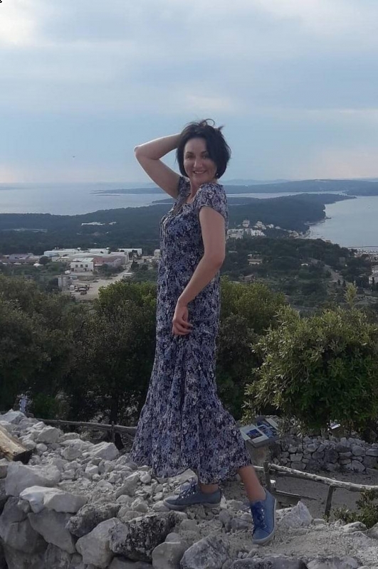 Photo de Irina / Réf. 92627 / Agence Amélie