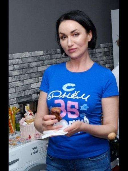 Irina / Réf. 92627 / Adhérente Agence Amélie