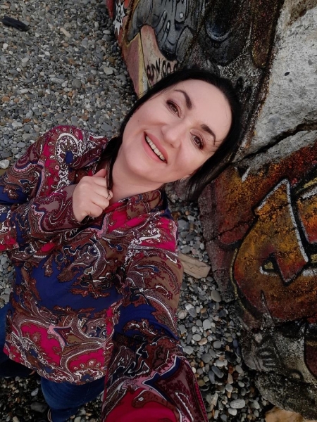 Irina / Réf. 92627 / Adhérente Agence Amélie