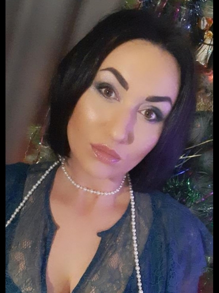 Irina / Réf. 92627 / Adhérente Agence Amélie