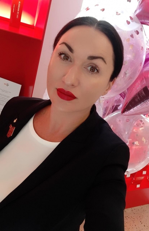 Photo de Irina / Réf. 92627 / Agence Amélie