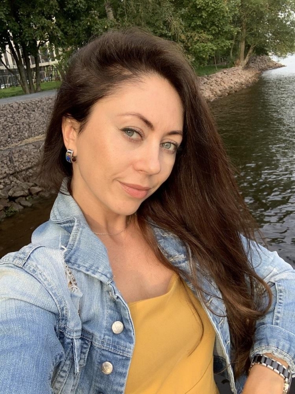 Photo de Kseniya (Rome) / Réf. 92632 / Agence Amélie