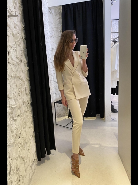 Kseniya (Rome) / Réf. 92632 / Adhérente Agence Amélie