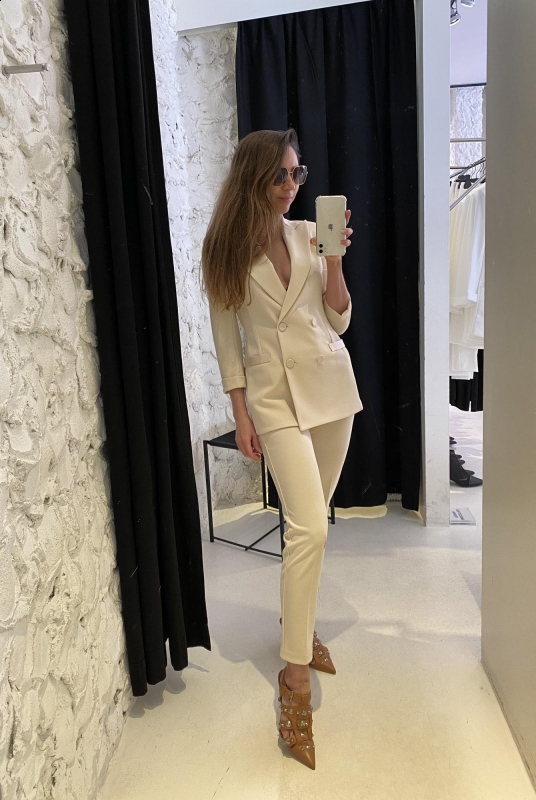 Photo de Kseniya (Rome) / Réf. 92632 / Agence Amélie