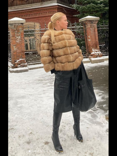 Svetlana (souvent à Barcelone) / Réf. 92671 / Adhérente Agence Amélie