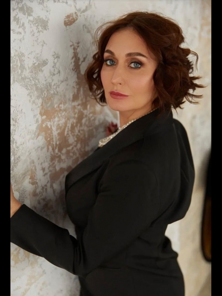 Irina / Réf. 92672 / Adhérente Agence Amélie