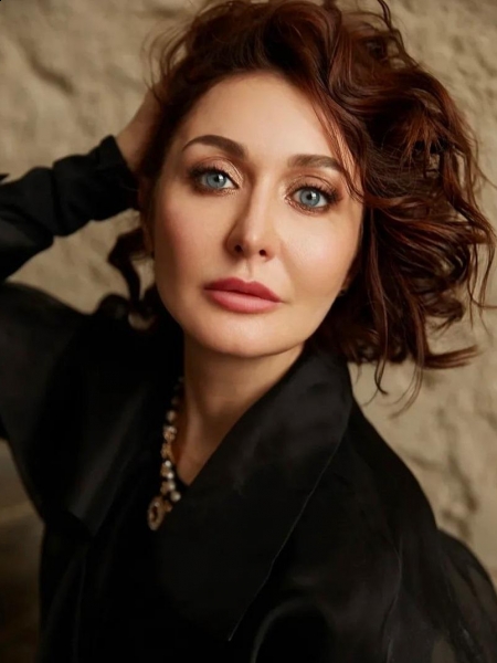 Irina / Réf. 92672 / Adhérente Agence Amélie