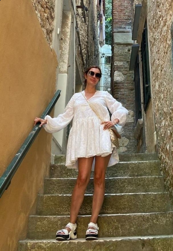 Photo de Irina / Réf. 92672 / Agence Amélie