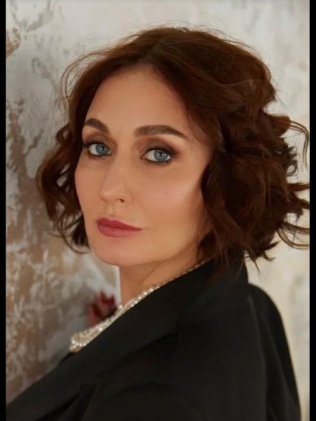 Irina / Réf. 92672 / Adhérente Agence Amélie