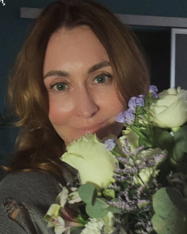 Photo de Irina / Réf. 92672 / Agence Amélie