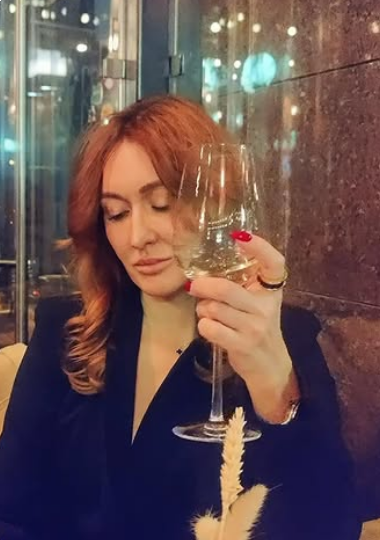 Photo de Irina / Réf. 92672 / Agence Amélie