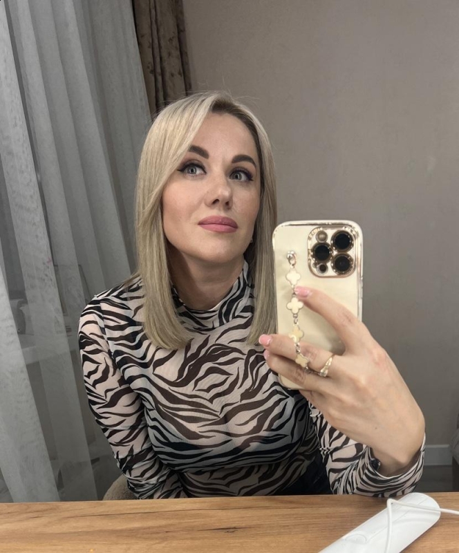 Photo de Natalia / Réf. 92690 / Agence Amélie