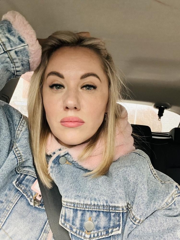 Photo de Natalia / Réf. 92690 / Agence Amélie