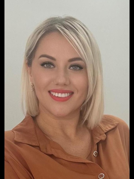 Natalia / Réf. 92690 / Adhérente Agence Amélie