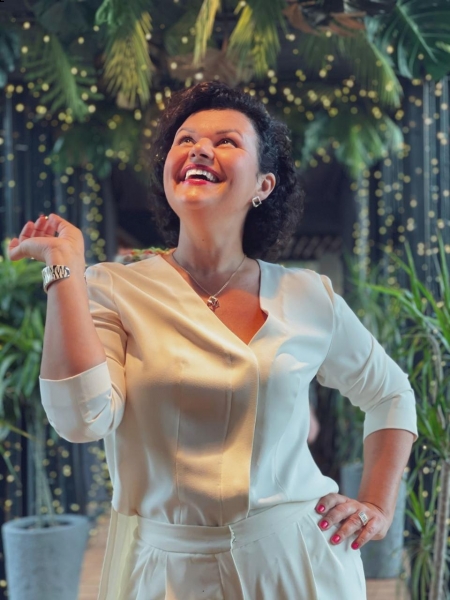 Yuliia (Pays-Bas) / Réf. 92689 / Adhérente Agence Amélie