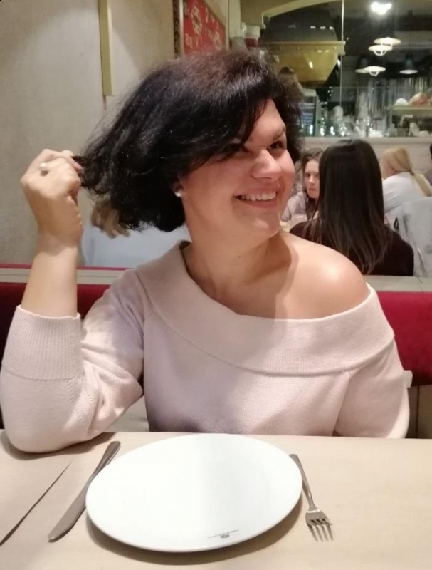 Photo de Yuliia (Pays-Bas) / Réf. 92689 / Agence Amélie