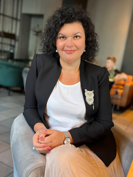 Yuliia (Pays-Bas) / Réf. 92689 / Adhérente Agence Amélie