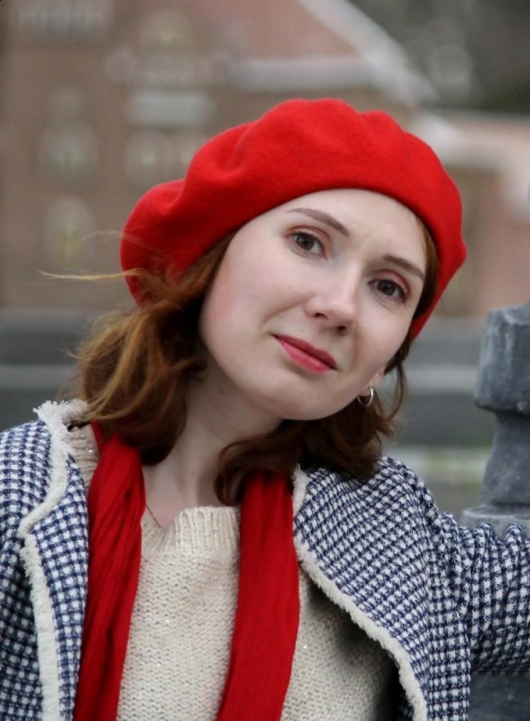 Photo de Olga / Réf. 92703 / Agence Amélie